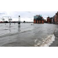 1010_7344 Sturmflut in Hamburg Altona - Fischmarkt unter Wasser. | 